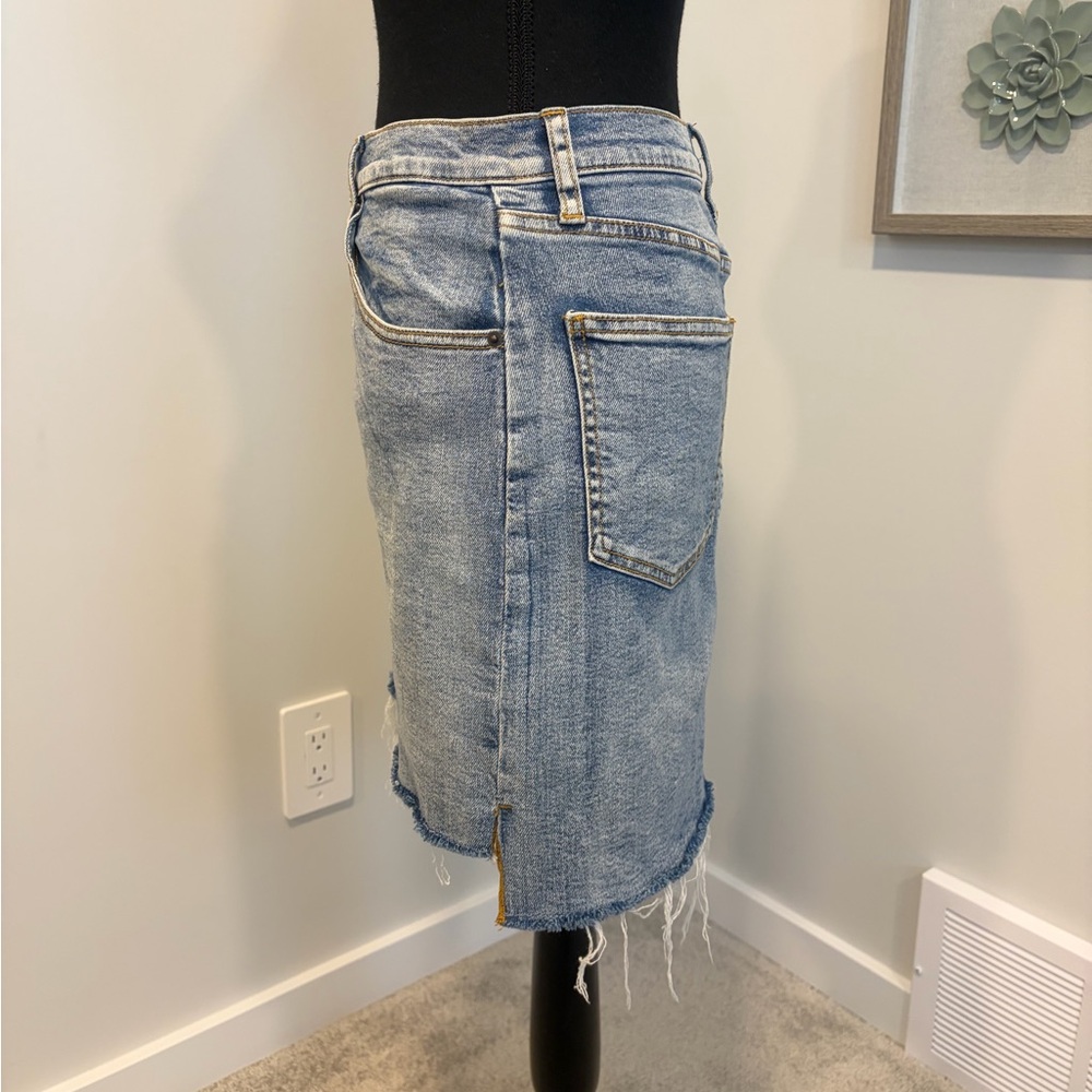 Aritzia Wilfred Free Vintage Light Blue ‘Tanit’ Raw Hem Denim Mini Skirt - Picture 3 of 12